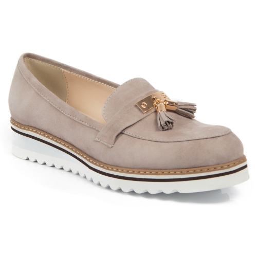 by Alexio Giorgio beige suede moccasins on a platform heel