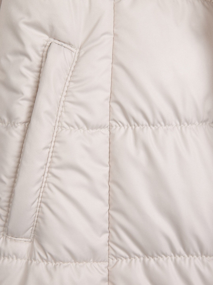 Beżowa ocieplana kurtka z futrzanym obszyciem kaptura