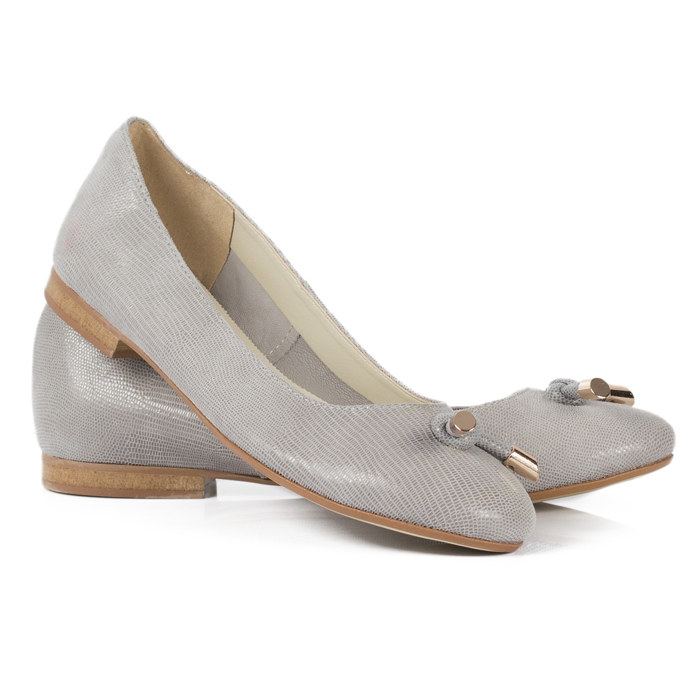 Jasnoszare skórzane baleriny z supełkiem