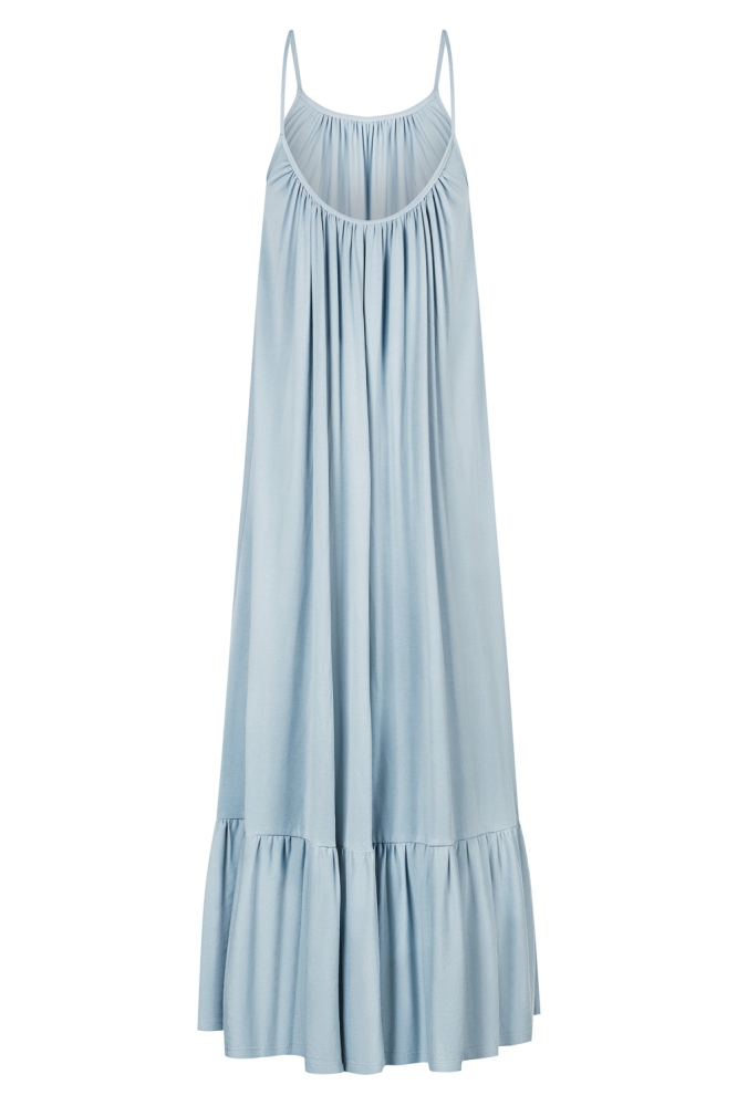 Długa niebieska sukienka na ramiączka
