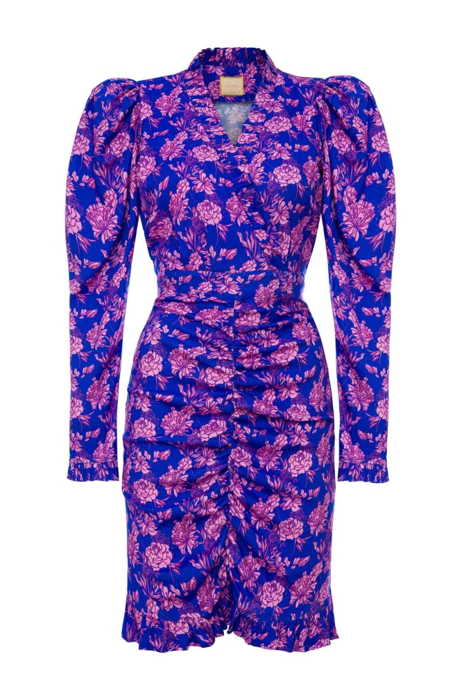 Kobaltowa dopasowana sukienka w różowe kwiatki z długim rękawem Clarissa by Swing