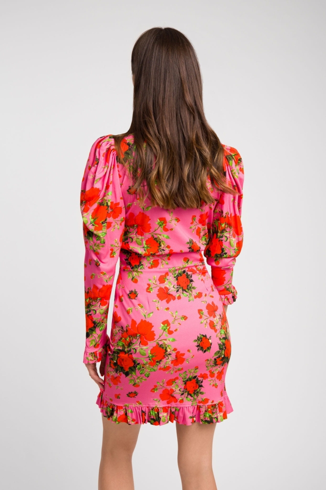 Różowa dopasowana sukienka w kolorowe kwiatki z długim rękawem Clarissa by Swing