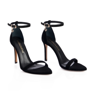 Czarne sandałki w szpic na obcasie z cienkim paskiem skóra zamszowa