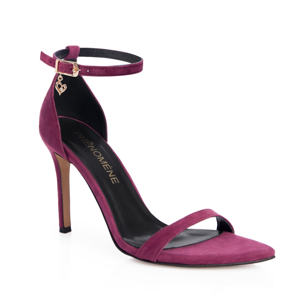 Śliwkowe sandałki w szpic na obcasie z cienkim paskiem skóra zamszowa