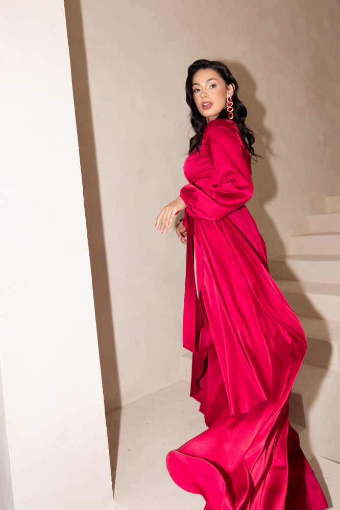 Długa czerwona sukienka o kopertowym kroju Campari by Swing