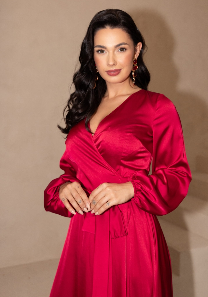 Długa czerwona sukienka o kopertowym kroju Campari by Swing