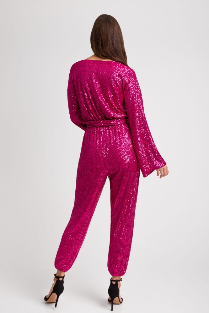 Malinowy kombinezon z głębokim dekoltem wyszywany cekinami Camila by Swing