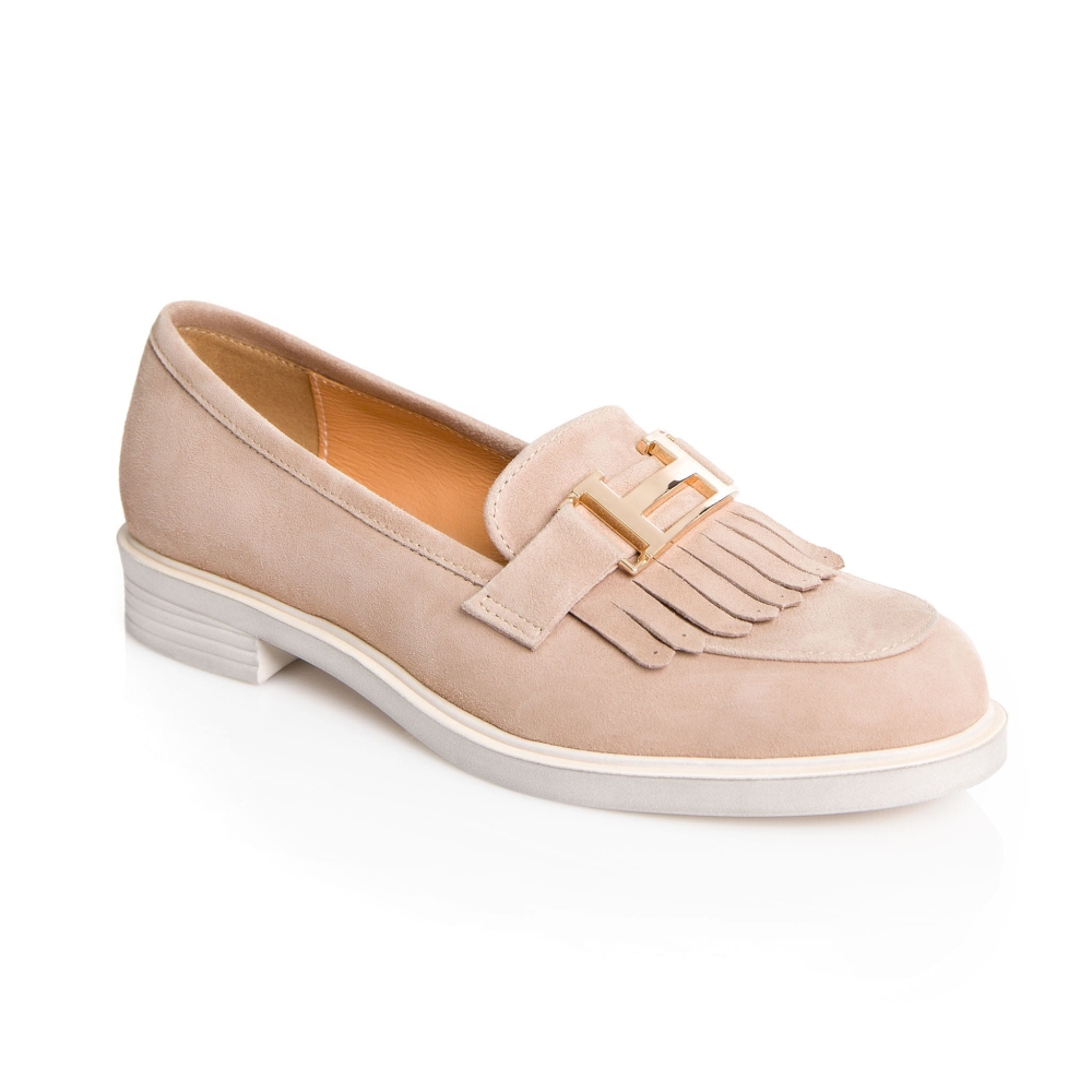 Beżowe mokasyny z ozdobną klamrą skóra zamszowa