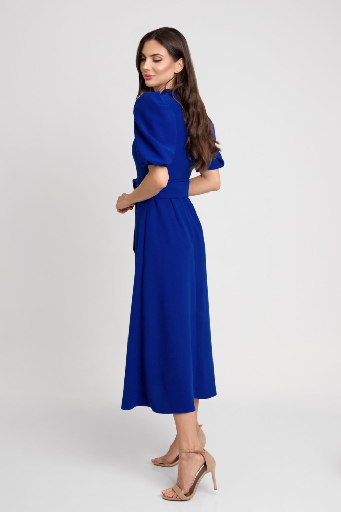 Kobaltowa lekko rozkloszowana sukienka midi z bufiastym rękawem Icon by Swing