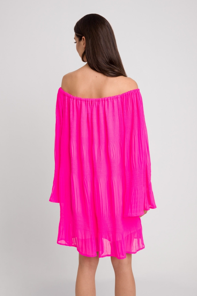 Neonowa różowa sukienka w stylu boho Poppy by Swing