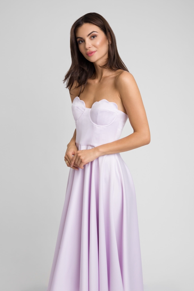 Wrzosowa satynowa rozkloszowana sukienka midi na gorsecie Flavia by Swing