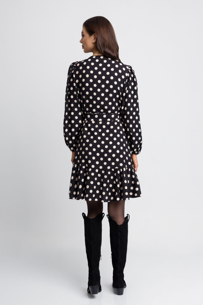 Kopertowa czarna sukienka mini w retro grochy z bufiastymi rękawkami i falbankami Sophia Long by Swing