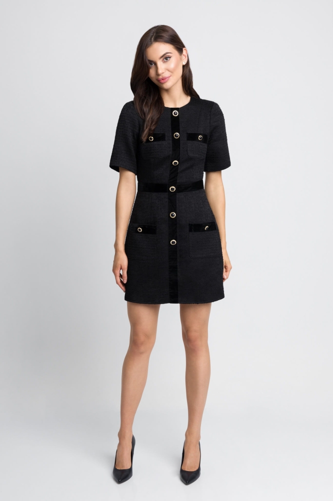 Czarna tweedowa sukienka mini z krótkim rękawem i zdobionymi guzikami Sylvie by Swing