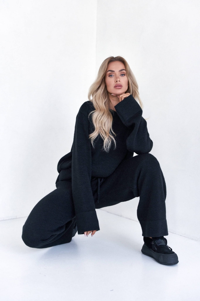 Czarny dzianinowy komplet dresowy szerokie spodnie + bluza oversize Mood one size