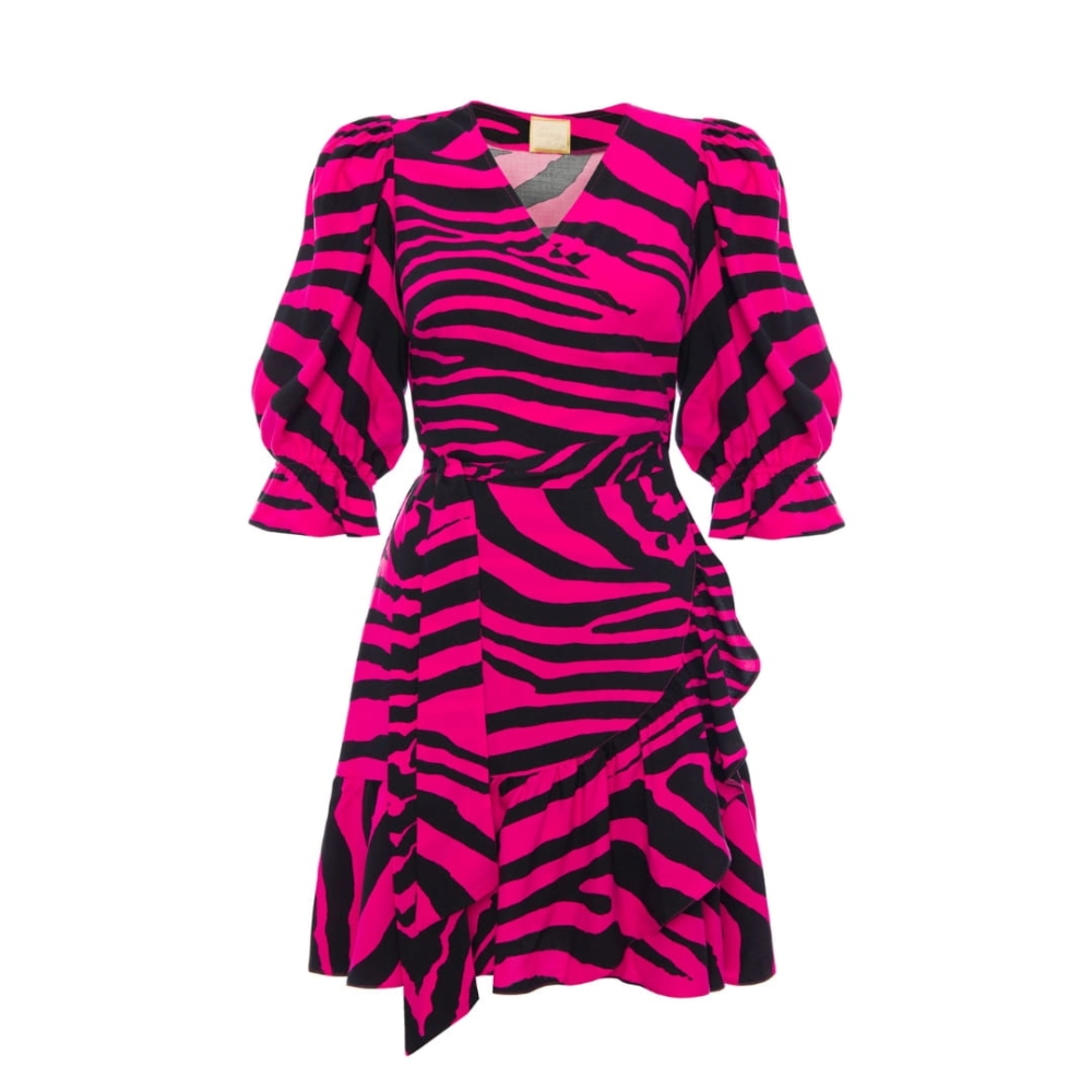 Kopertowa fuksjowa sukienka w panterkę z bufiastymi rękawkami i falbankami Sophia by Swing