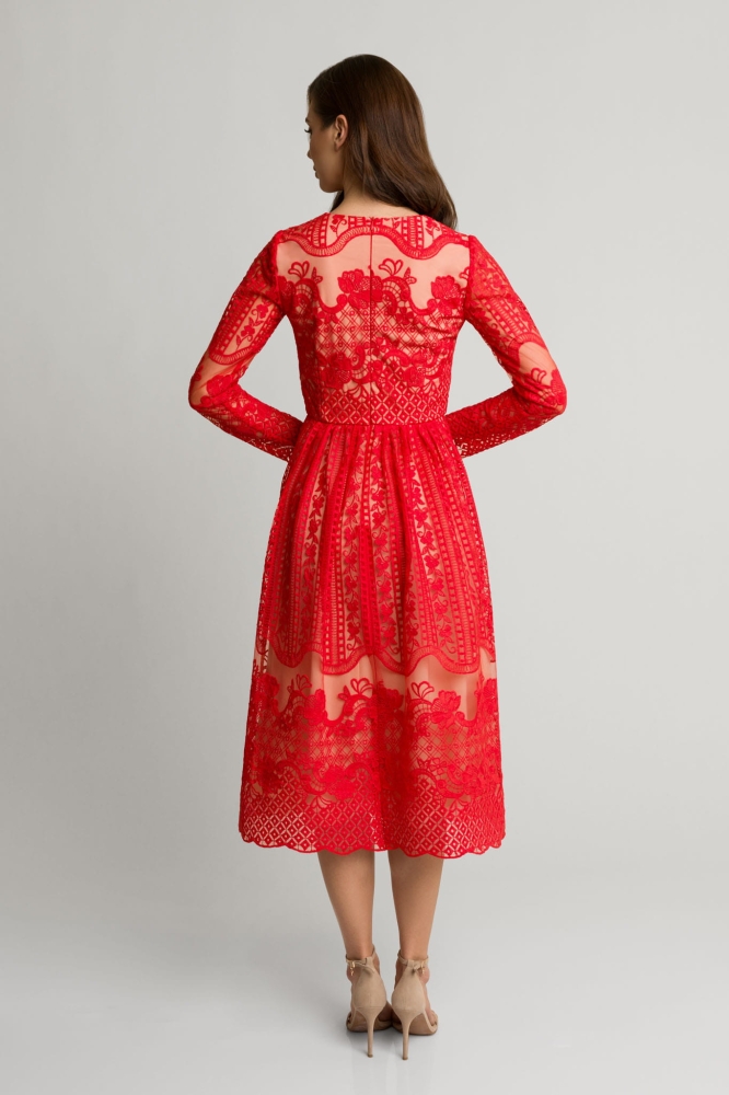Czerwona koronkowa rozkloszowana sukienka midi z dekoltem Gracia by Swing
