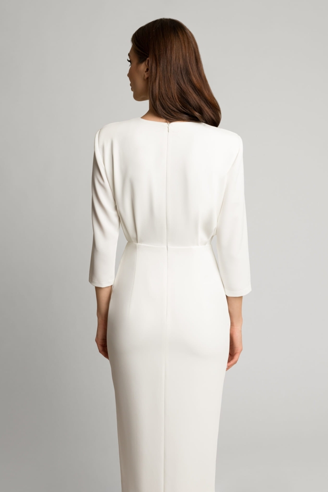 Biała elegancka sukienka midi z kopertowym dekoltem Samba by Swing