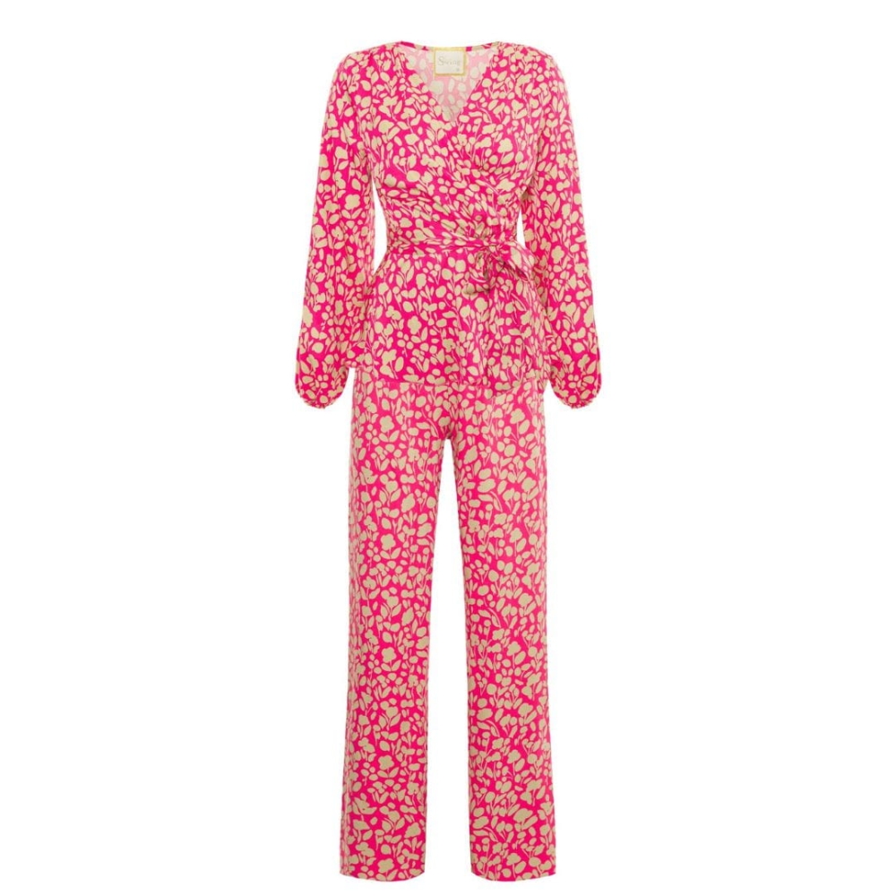 Różowy wiskozowy komplet spodnie + bluzka z baskinką w beżowy wzór Toledo by Swing