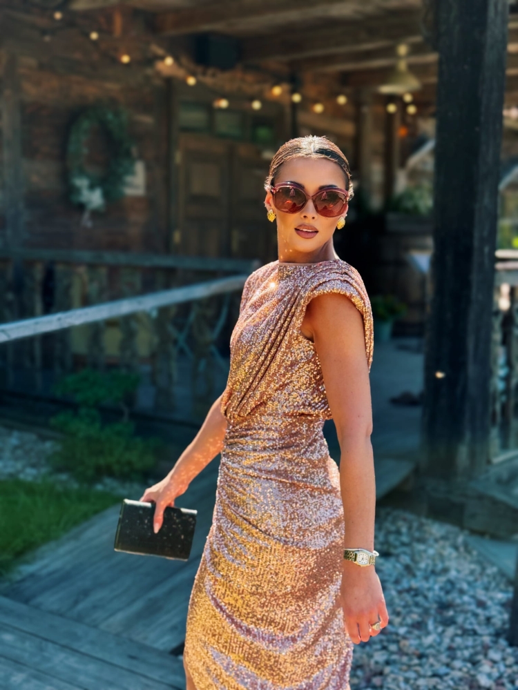 Złota miedziana dopasowana sukienka midi z cekinów bez rękawa Nicol Summer by Swing