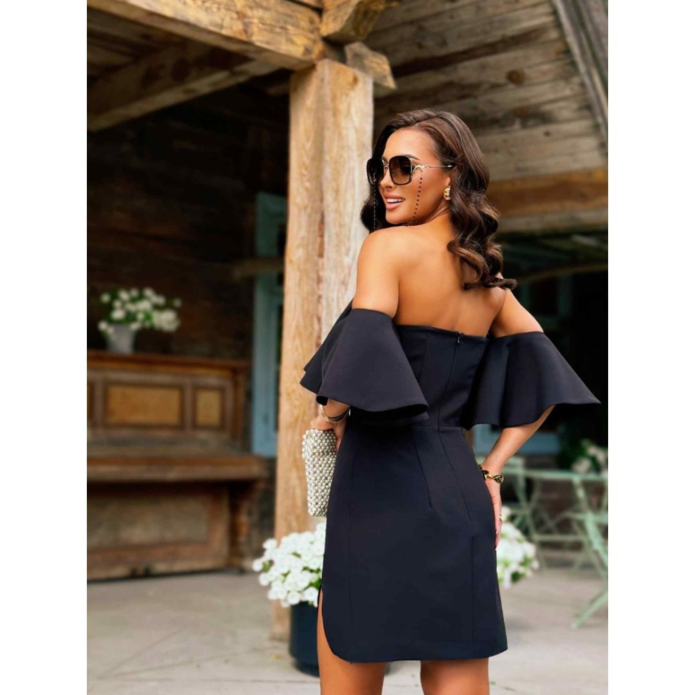 Czarna elegancka sukienka hiszpanka mini z ozdobną falbaną i rozporkiem Sierra by Swing