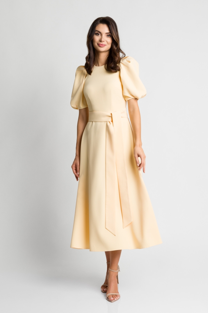 Żółta masełkowa elegancka lekko rozkloszowana sukienka midi z bufiastym rękawem Mabel by Swing