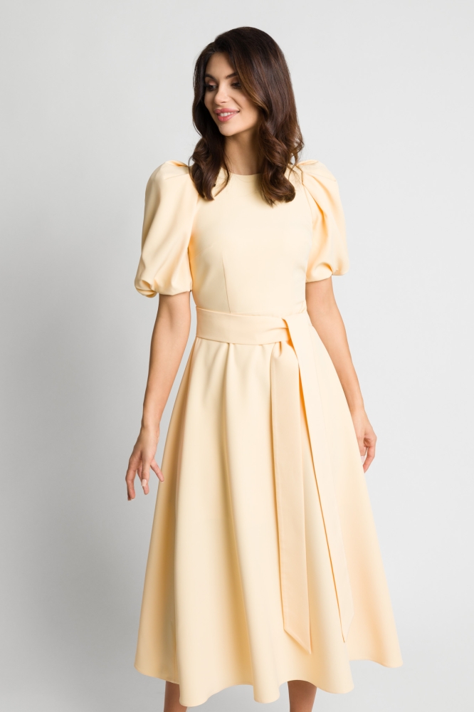 Żółta masełkowa elegancka lekko rozkloszowana sukienka midi z bufiastym rękawem Mabel by Swing