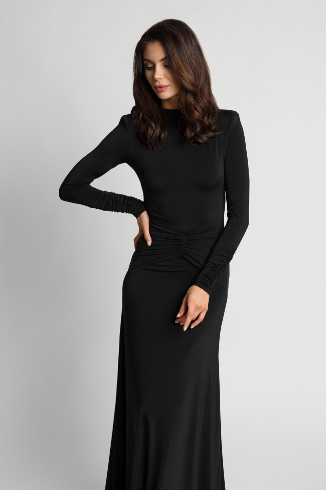 Efektowana dopasowana sukienka z golfem z marszczeniem w talii Anabel by Swing