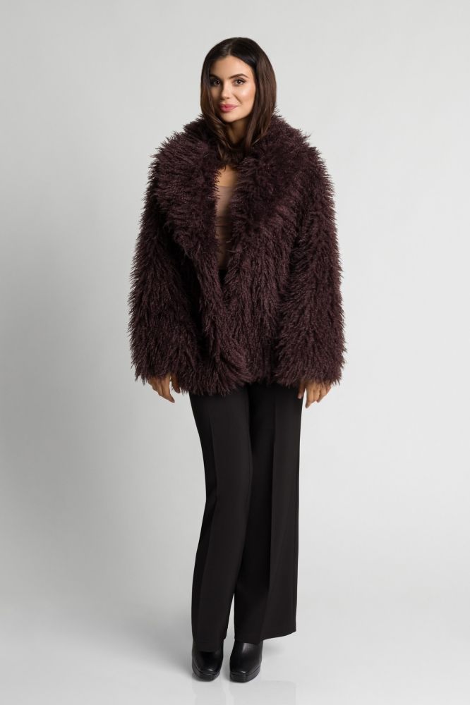 Brązowe sztuczne futro z lamy w kolorze kakaowym sięgające za pupę bardzo stylowe i puszyste idealne na wielkie wyjscie