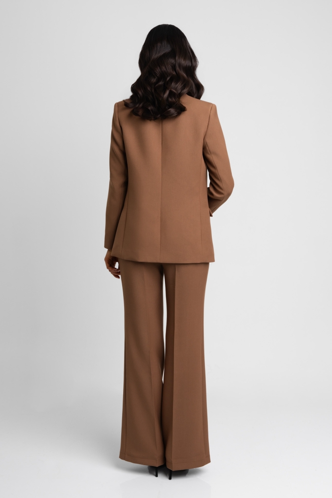 Brązowy Toffie  elegancki garnitur marynarka z paskiem w talii szerokie spodnie z wysokim stanem Diego by damski garnitur plus size kolor mlecznej czekolady elegancka marynarka SWING