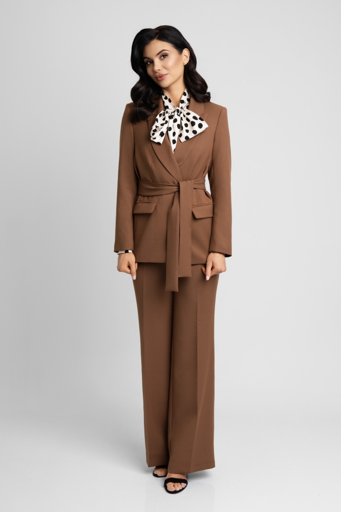 Brązowy Toffie  elegancki garnitur marynarka z paskiem w talii szerokie spodnie z wysokim stanem Diego by damski garnitur plus size kolor mlecznej czekolady elegancka marynarka SWING