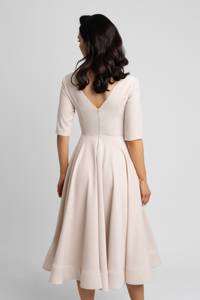 Beżowa rozkloszowana sukienka midi Sally by Swing