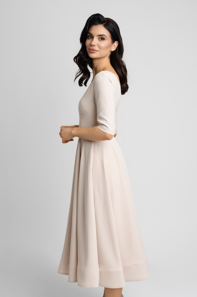 Beżowa rozkloszowana sukienka midi Sally by Swing