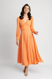 Pomarańczowa rozkloszowana romantyczna sukienka midi z dekoltem Aisha by Swing  