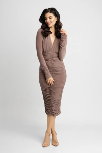 Beżowa dopasowana sukienka midi z długim rękawem i głębokim dekoltem  Selin by Swing  taupe