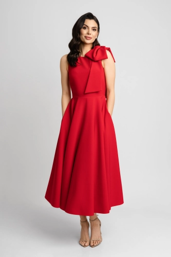 Czerwona rozkloszowana sukienka midi z kokardą na ramieniu Mercy by Swing 