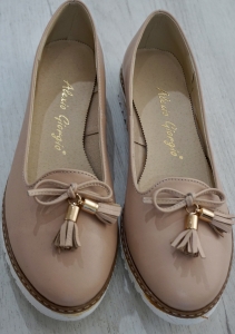 Beige leather moccasins with tassel by Alexio Giorgio