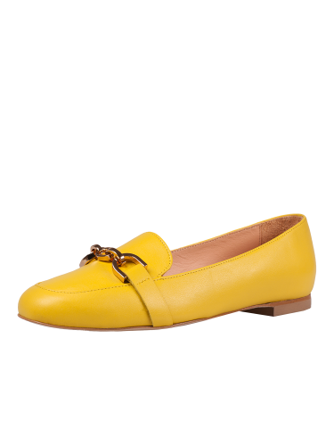 Lime leather moccasins with gold buckle Paso a Paso