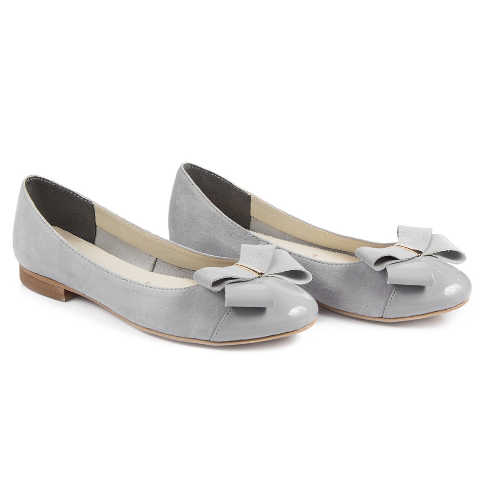 Szare zamszowe baleriny z lakierowanym noskiem i kokardką Alexio Giorgio