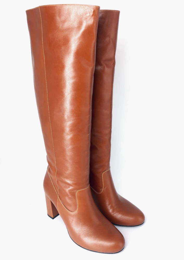 Brązowe koniakowe kozaki na słupku ze skóry naturalnej