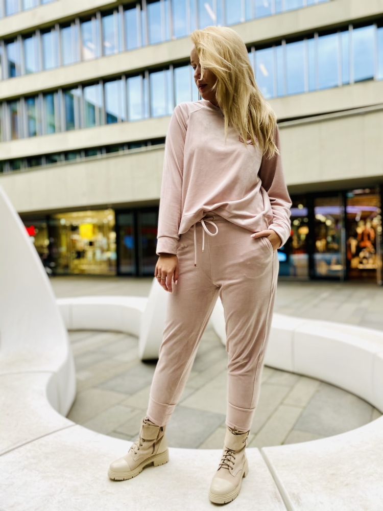 Welurowy komplet dresowy spodnie + bluza pudrowo różowy