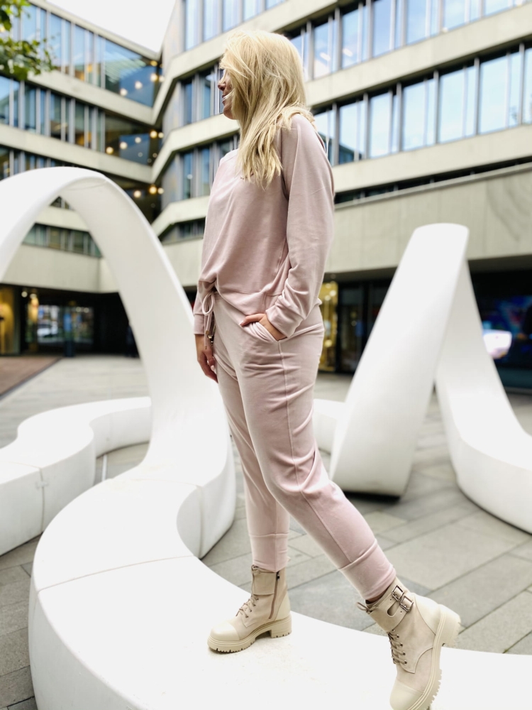 Welurowy komplet dresowy spodnie + bluza pudrowo różowy