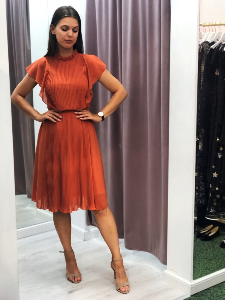  Ceglana plisowana sukienka Harmony SWING