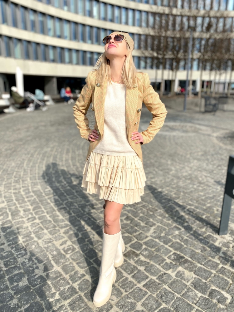 Śmietankowe skórzane kalosze