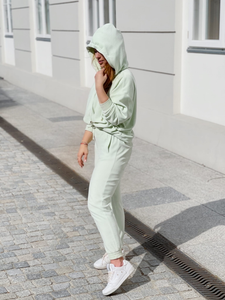 Trzyczęściowy welurowy dres z kapturem w kolorze seledynowym Fallon by Swing