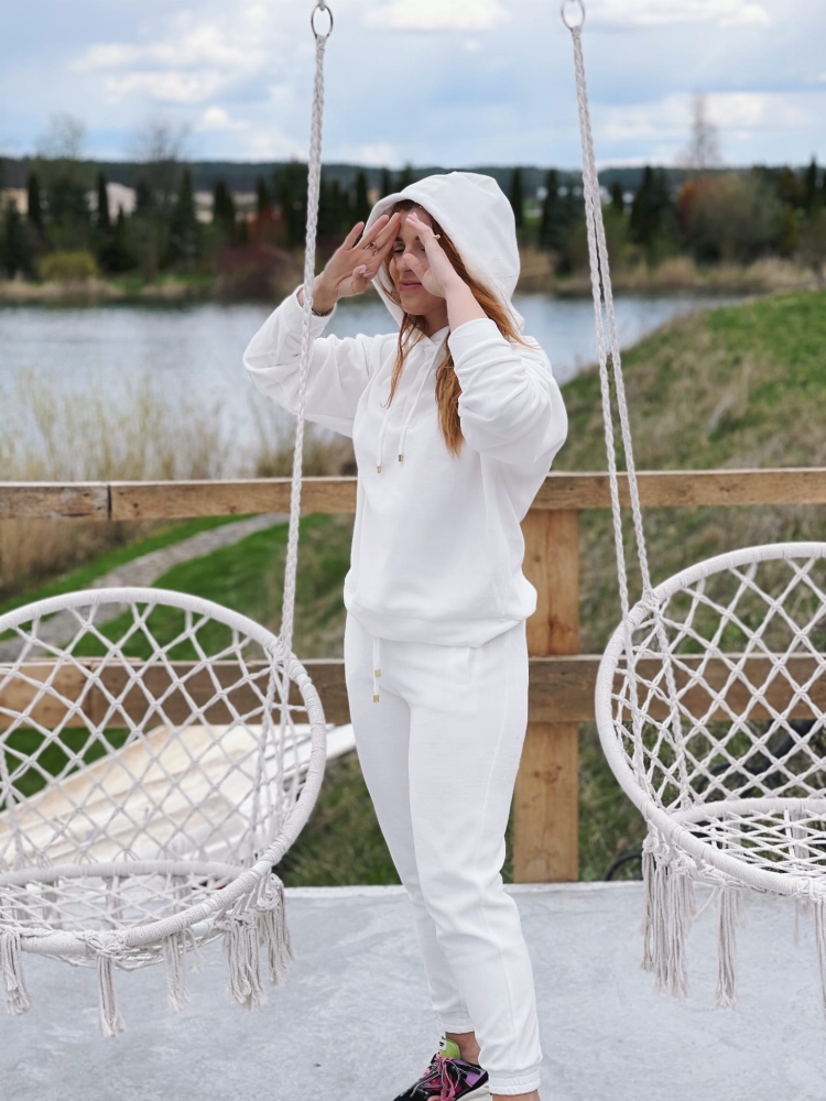 Trzyczęściowy welurowy dres z kapturem w kolorze śmietankowym Fallon by Swing