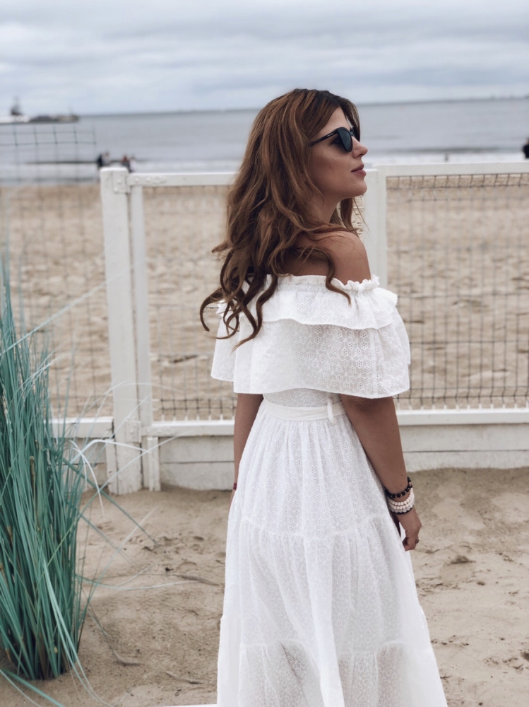  Biała haftowana sukienka hiszpanka maxi POPPI Swing