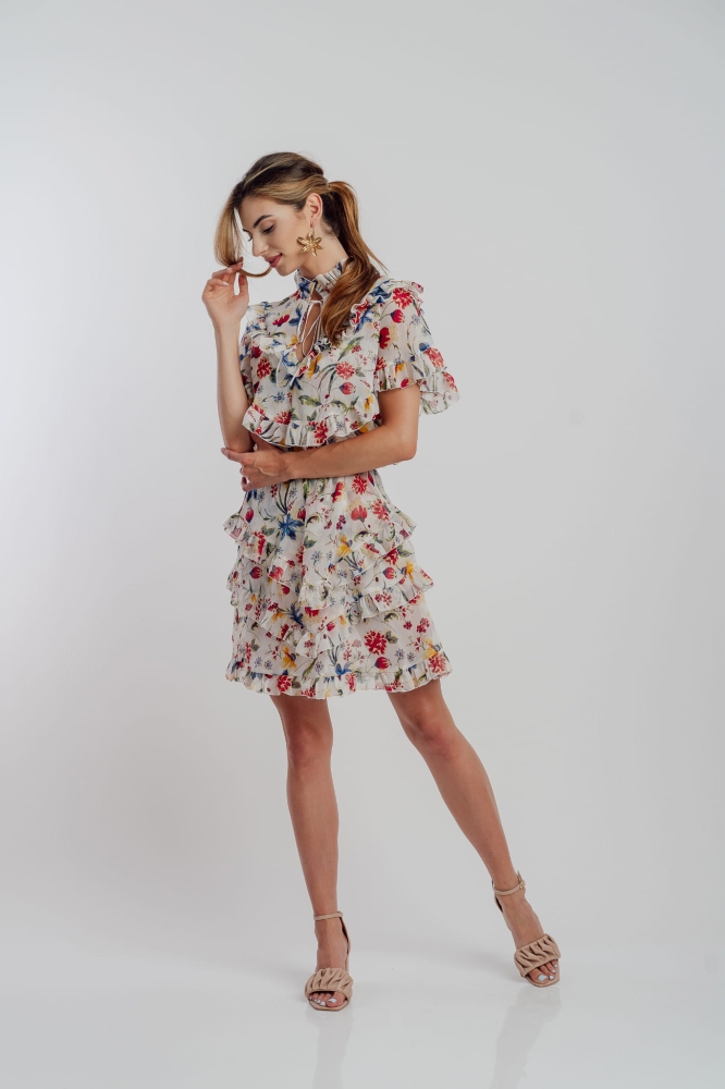 Sukienka w kwiaty z falbankami Collet by Swing