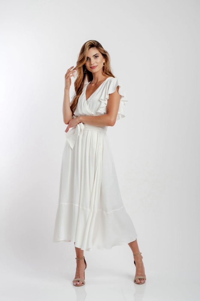 Biała zwiewna lekko rozkloszowana sukienka midi Melisa by Swing