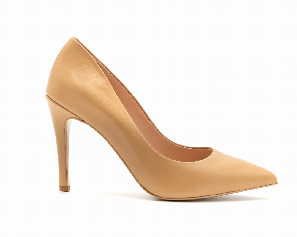 Beżowe skórzane czółenka na obcasie cieliste