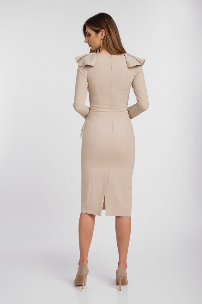 Beżowa sukienka z długim rękawem Rosalia by Swing